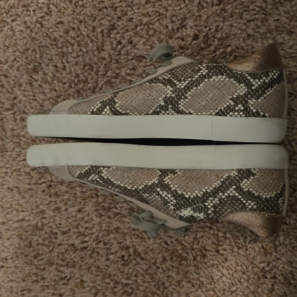 Sam Edelman Gray and Cream Snake/animal Print Sneakers Size 9.5. (Bin 11) - Picture 4 of 9